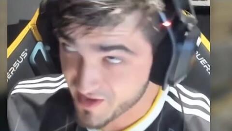 露出一个关 露出一个关